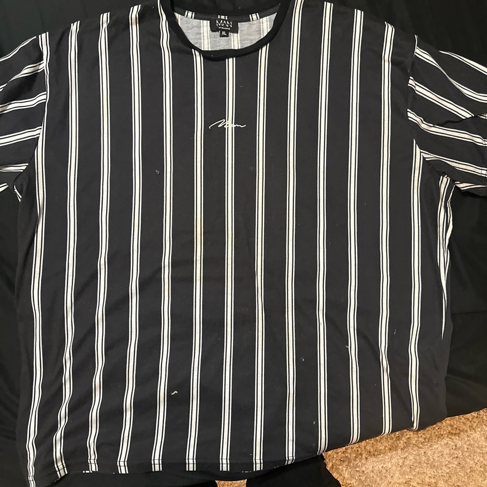 Boohoo Mens Black and White Striped Short Sleeve Tee